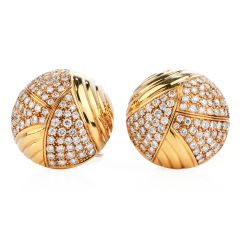 Cartier Vintage 5.50 carats Diamond 18K Gold Dome Clip On Earrings